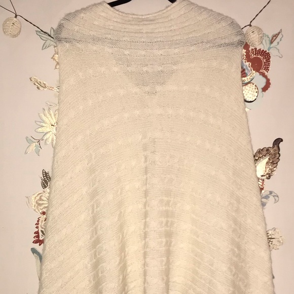 New Alpaca Wool Cable Knit V-Neck Sweater Poncho - Picture 9 of 9